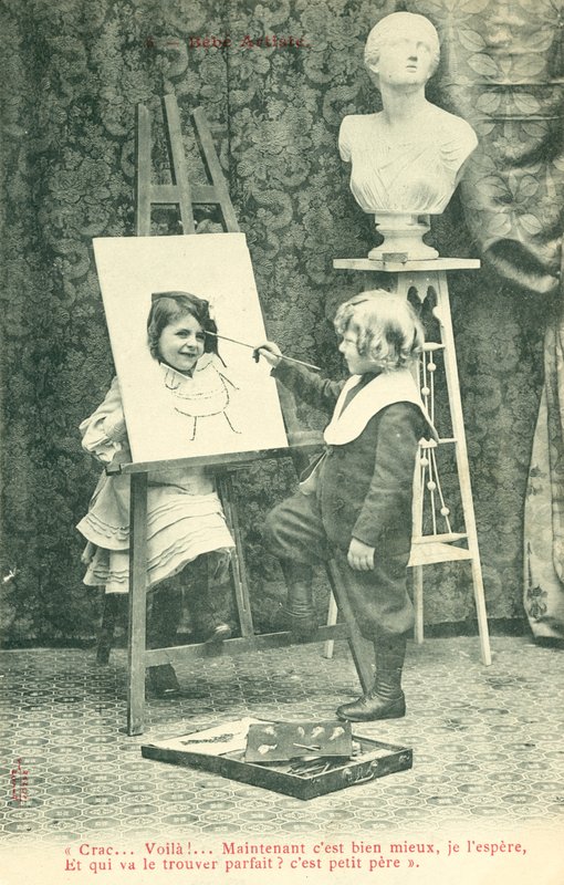 Niños pintando, chica con la cabeza a través del lienzo de French Photographer