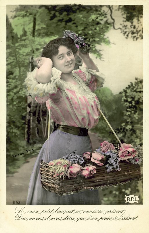 Chica con flores a la venta de French Photographer