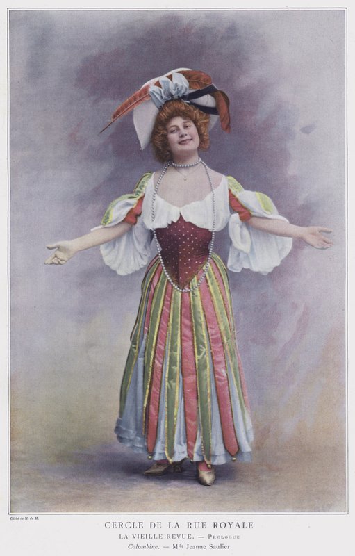 Jeanne Saulier como Colombine en La Vieille Revue de French Photographer