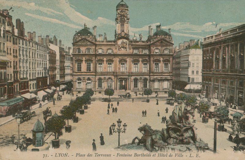 Lyon - Place des Terreaux - Fuente Bartholdi y el Ayuntamiento de French Photographer