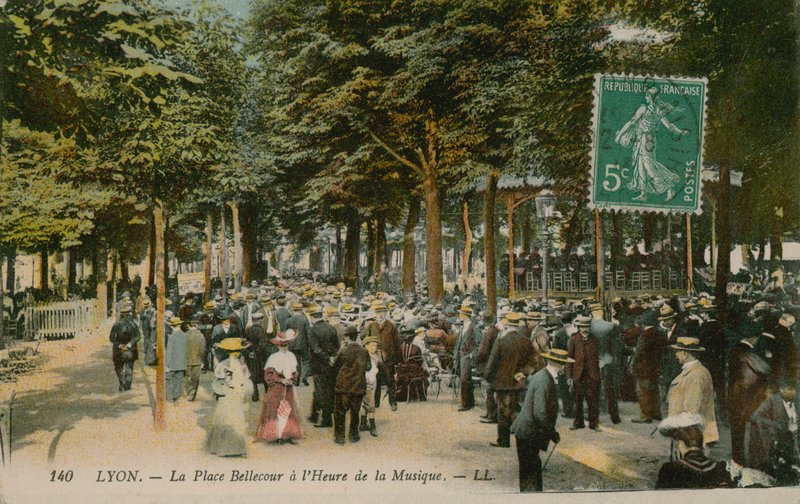 Lyon, La Place Bellecour a l