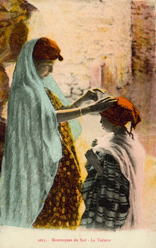 Mujer musulmana y niño (foto coloreada) de French Photographer