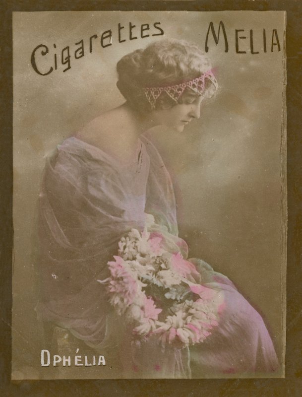 Ofelia, chica interpretando personaje shakesperiano de French Photographer