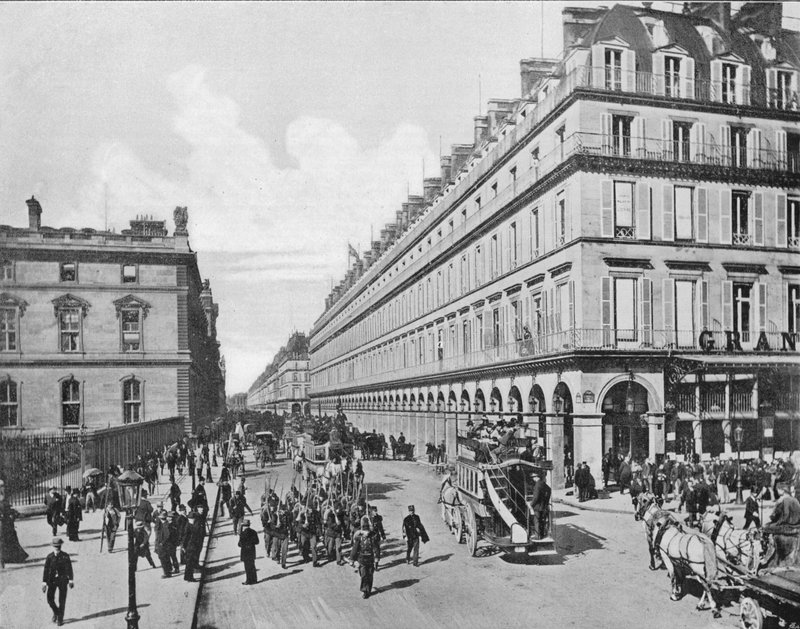 París - La Rue de Rivoli (foto en blanco y negro) de French Photographer