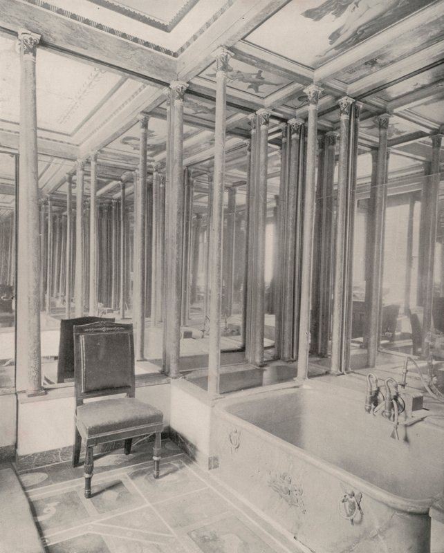París: Baño, edificio de la Embajada Alemana de French Photographer
