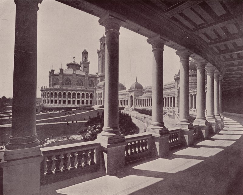 París: Galería circular del Palacio del Trocadero de French Photographer