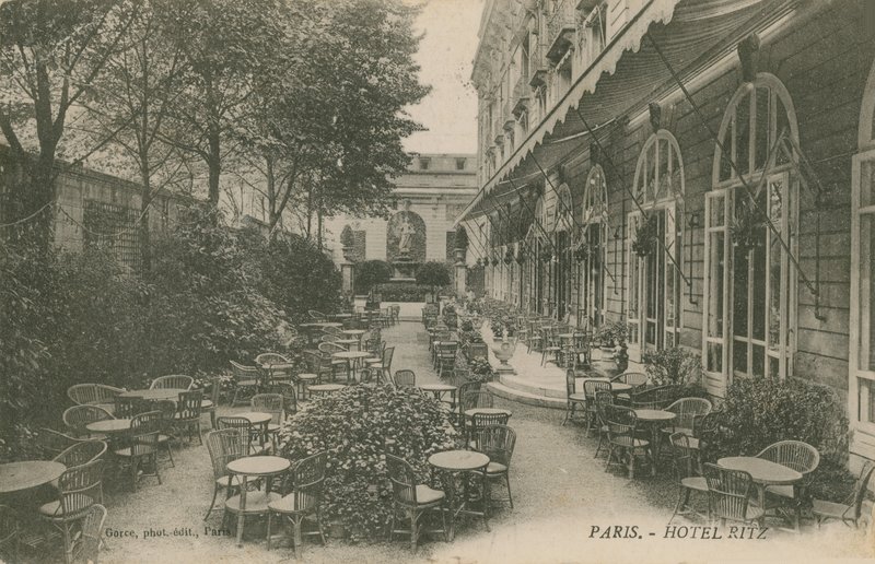 Patio del Hotel Ritz, París de French Photographer
