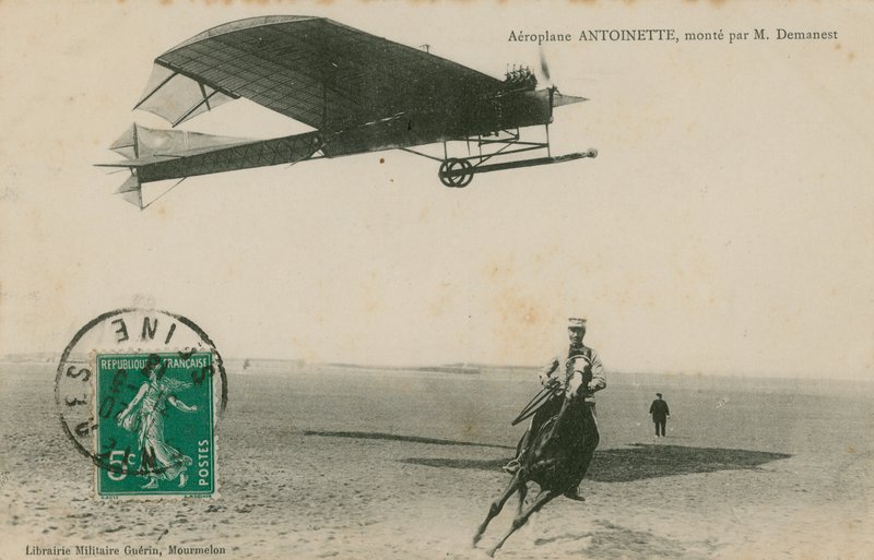 Avión Antoinette pilotado por M. Demanest de French Photographer