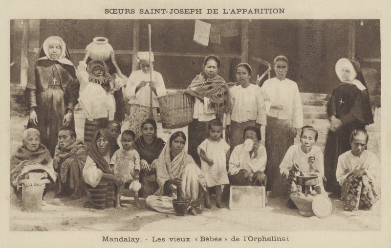 Residentes de un orfanato dirigido por las Hermanas de San José, Mandalay, Birmania de French Photographer