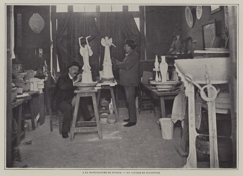 Taller de escultura en la fábrica de porcelana de Sèvres, Francia de French Photographer