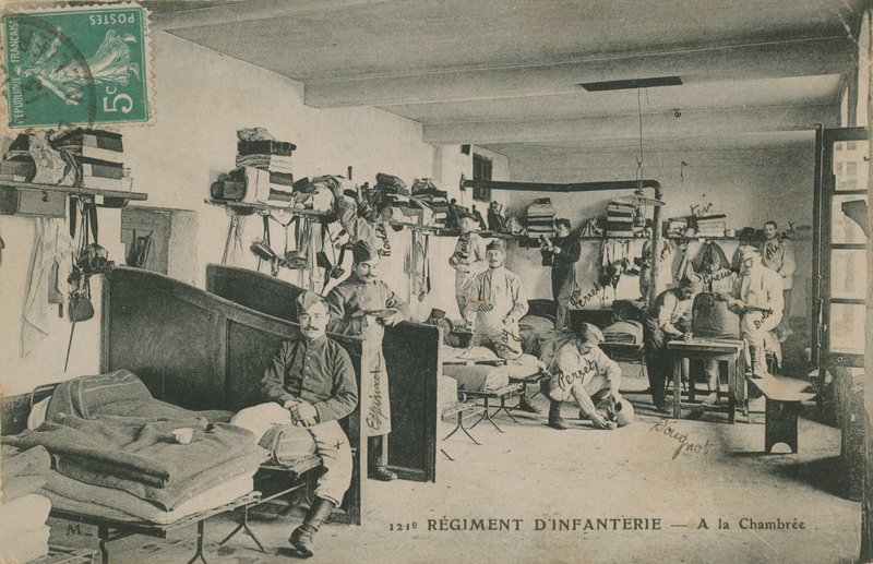 Soldados del 121º Regimiento de Infantería francés en sus barracas de French Photographer