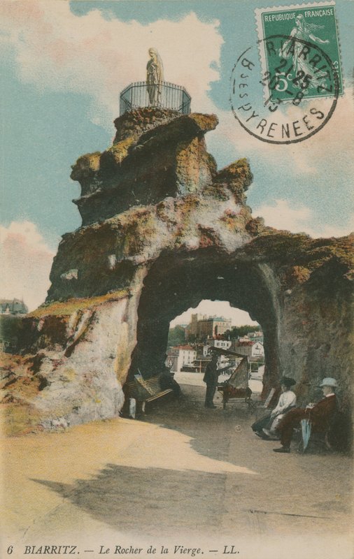 La Roca de la Virgen Bendita en Biarritz, Francia de French Photographer