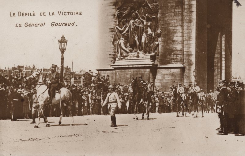 El desfile de la victoria, General Gouraud de French Photographer