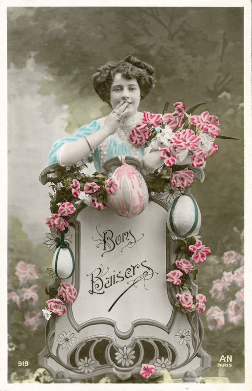 Mujer con flores y huevos (foto a color) de French Photographer