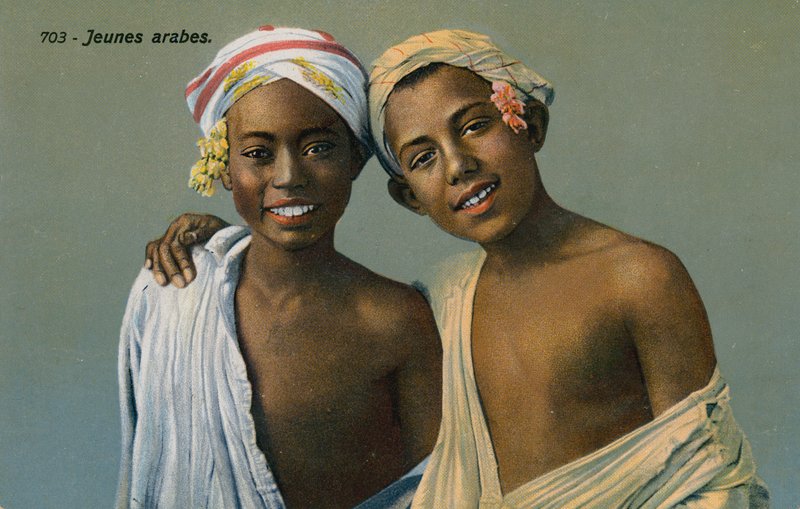 Jóvenes árabes, postal enviada el 9 de septiembre de 1913 de French Photographer