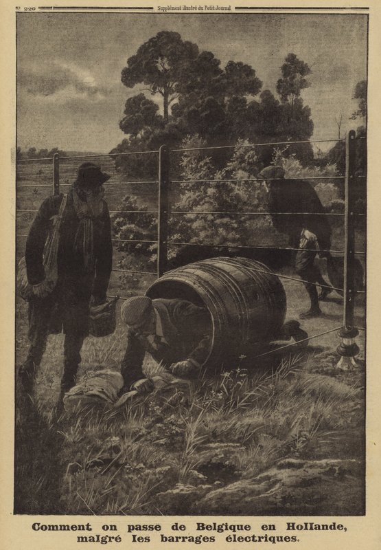 Belgas utilizando un barril para eludir una valla eléctrica instalada por los alemanes ocupantes en la frontera con los Países Bajos, Primera Guerra Mundial. de French School