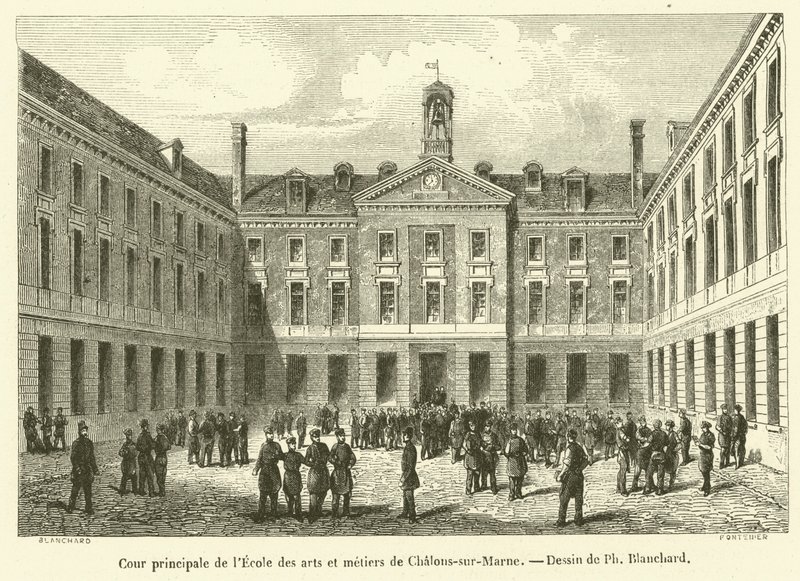 Patio principal de la Escuela de artes y oficios de Chalons-sur-Marne de French School