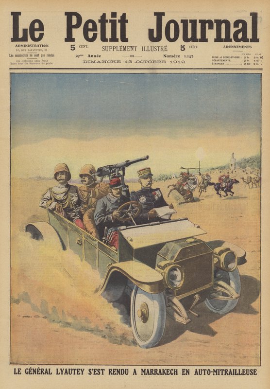 General Hubert Lyautey, Residente General de Marruecos Francés, visitando Marrakech en un coche blindado de French School