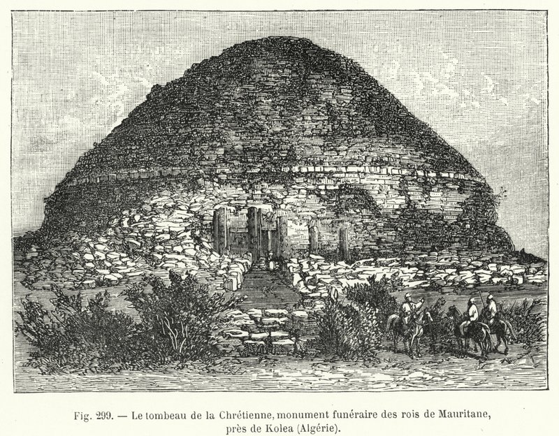 La tumba de la Cristiana, monumento funerario de los reyes de Mauritania, cerca de Kolea, Argelia de French School