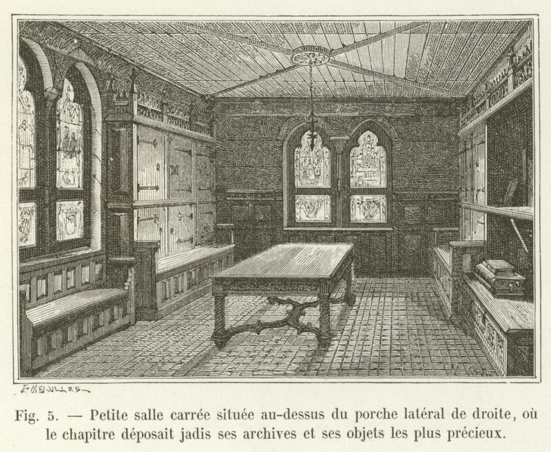 Pequeña sala cuadrada situada sobre el pórtico lateral derecho, donde el capítulo depositaba sus archivos y objetos más preciados de French School