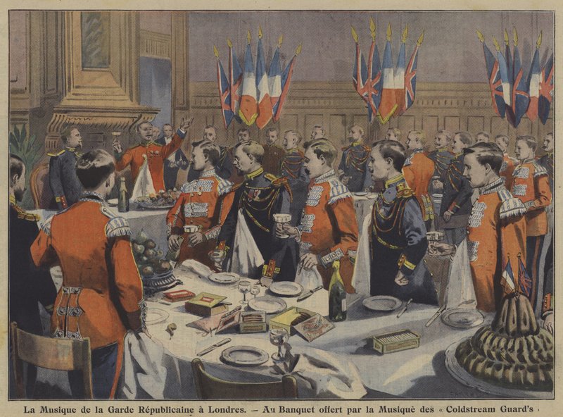 La banda de la Guardia Republicana Francesa asistiendo a un banquete organizado por la banda de los Coldstream Guards en Londres de French School