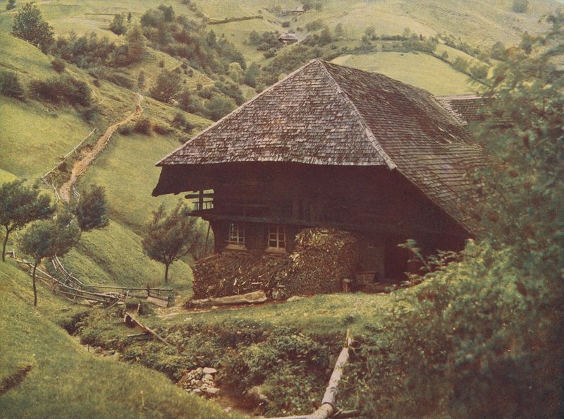 Granja tradicional de la Selva Negra, Alemania (foto en color) de German Photographer
