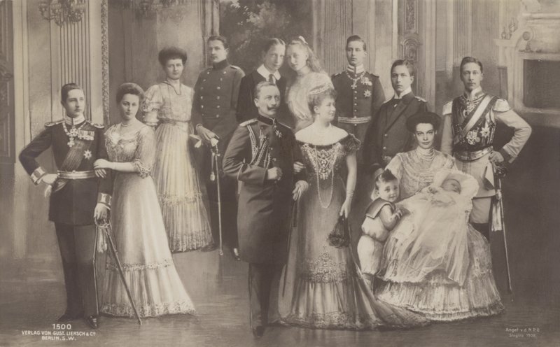 El Kaiser Guillermo II de Alemania y su familia de German School