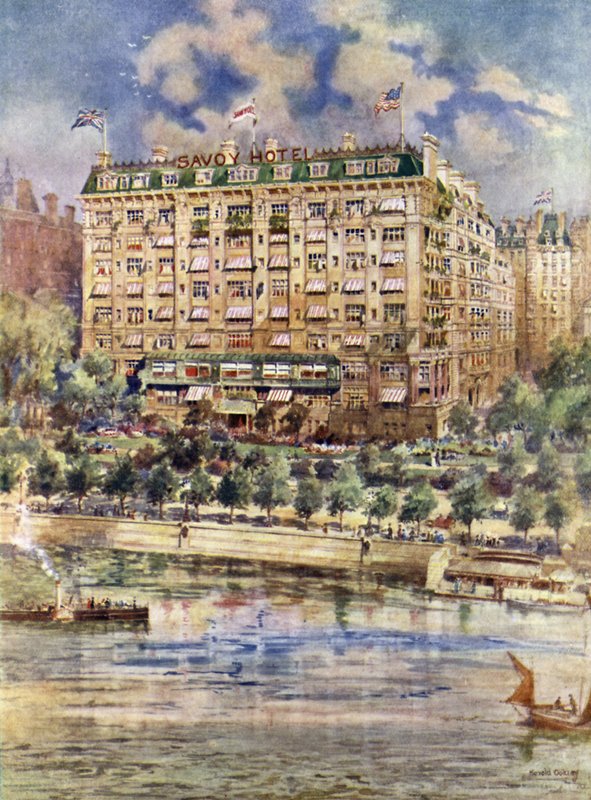 Fachada del río del Hotel Savoy de Harold Oakley