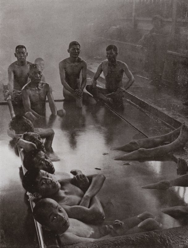 Un baño público en Kanawa de Herbert Ponting