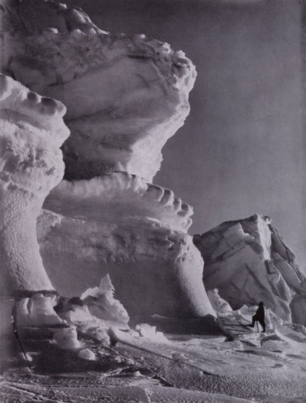 Bastiones de hielo del Castillo Berg de Herbert Ponting