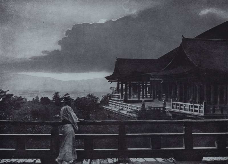 Luz de luna en Kiyomizu-dera de Herbert Ponting