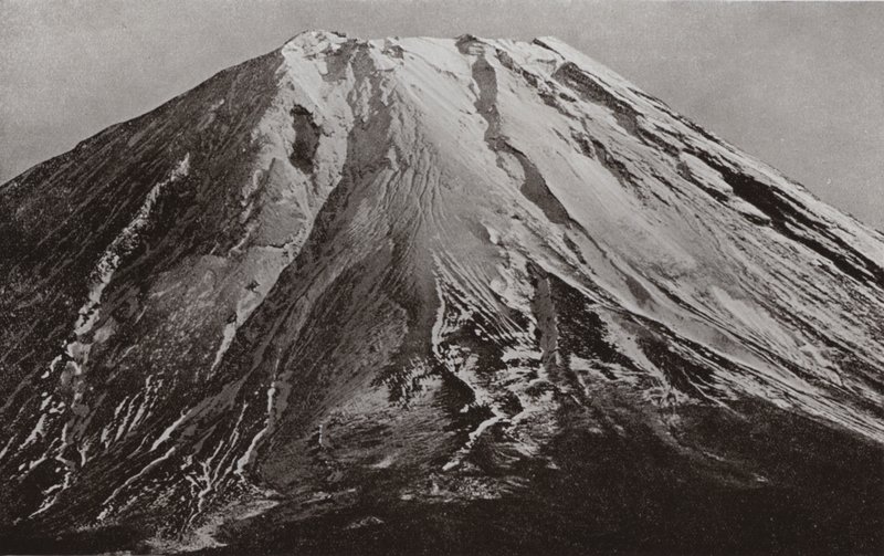 La cima del Fuji, una telefotografía desde Shoji de Herbert Ponting