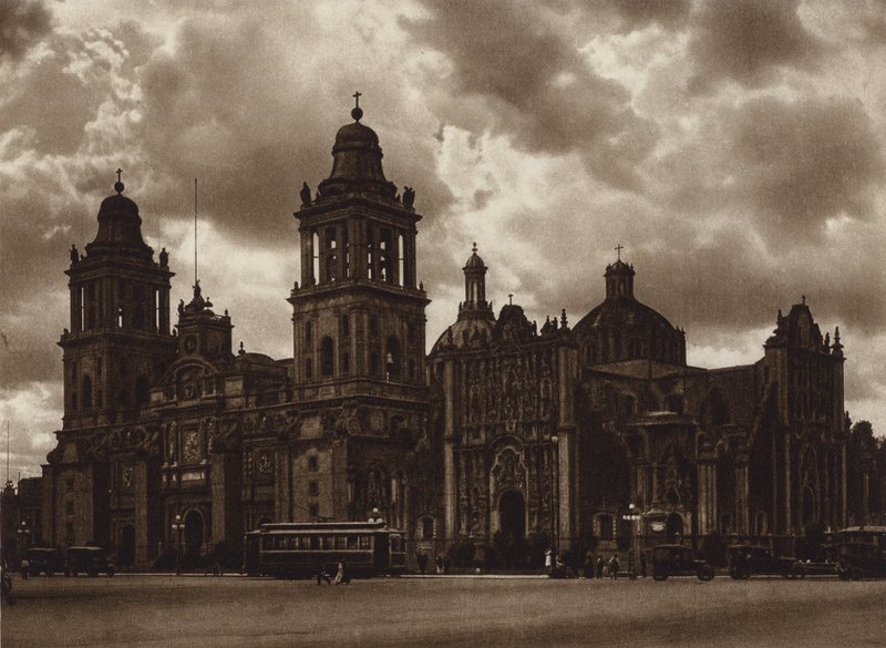Mexico: Capital Mejico, La catedral (b/w photo) de Hugo Brehme
