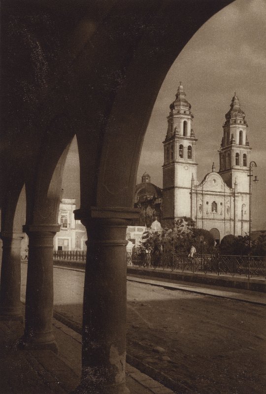 Mexico: Catedral de Campeche (b/w photo) de Hugo Brehme