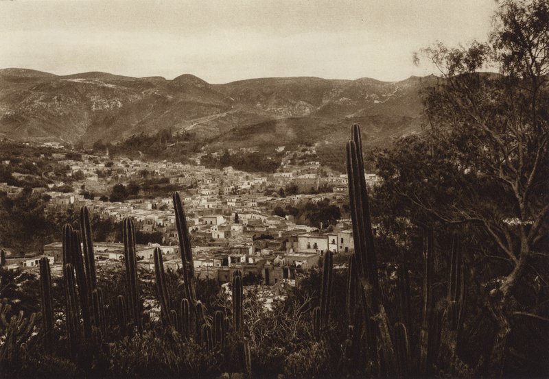 Mexico: Guanajuato, Vista total del pueblo (b/w photo) de Hugo Brehme