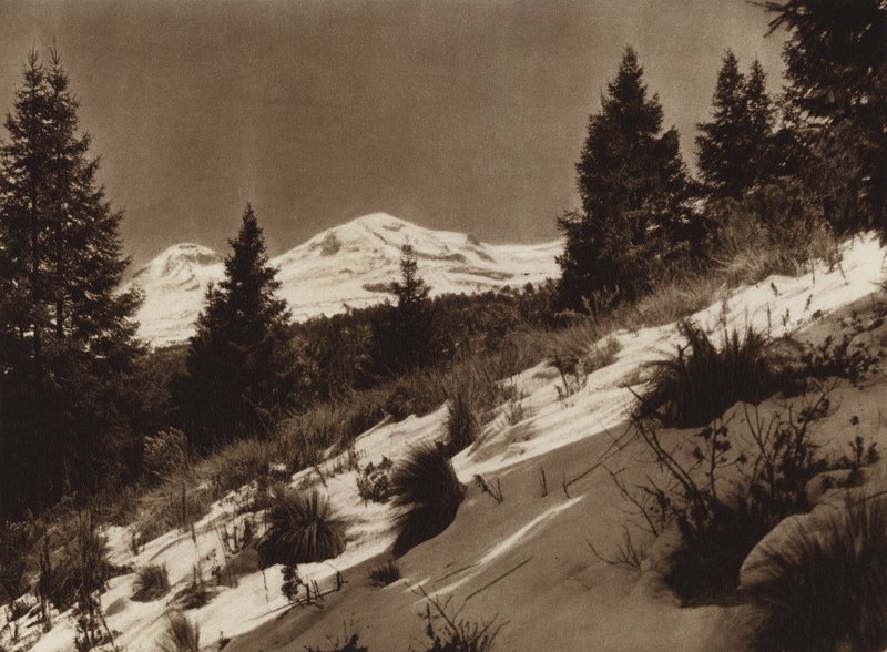Mexico: Iztacihuatl (b/w photo) de Hugo Brehme