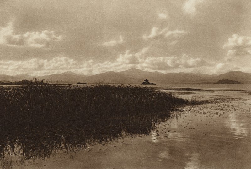 Mexico: Laguna de Patzcuaro (b/w photo) de Hugo Brehme