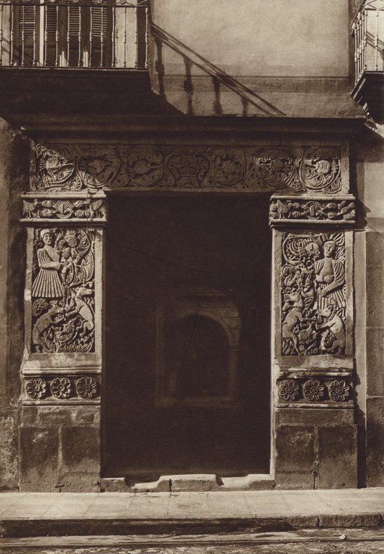 Mexico: Puebla, Casa en la Avenida 3 Oriente no 1 (b/w photo) de Hugo Brehme