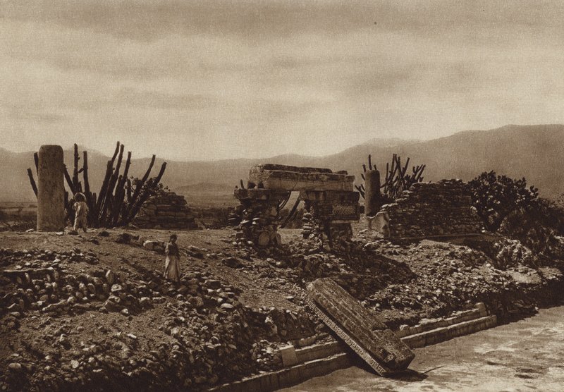 Mexico: Ruinas de Mitla, Estado Oaxaca (b/w photo) de Hugo Brehme