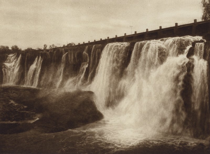 Mexico: Salto de agua de Juanacatlan (b/w photo) de Hugo Brehme