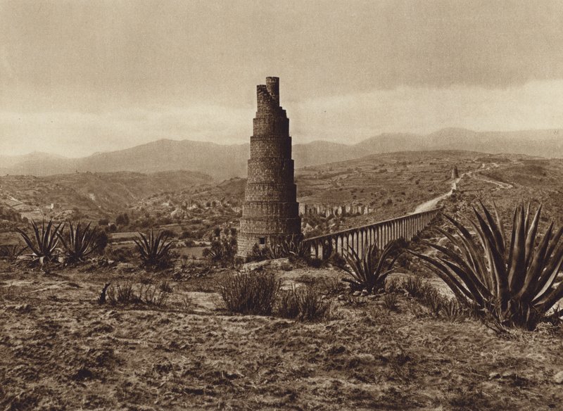 Mexico: Tuberia de agua espanola, antigua, de Los Remedios (b/w photo) de Hugo Brehme
