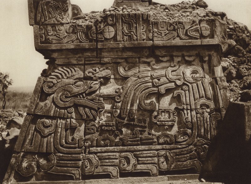 Mexico: Xochicalco, Parte de la piramide con serpiente y jeroglificos (b/w photo) de Hugo Brehme