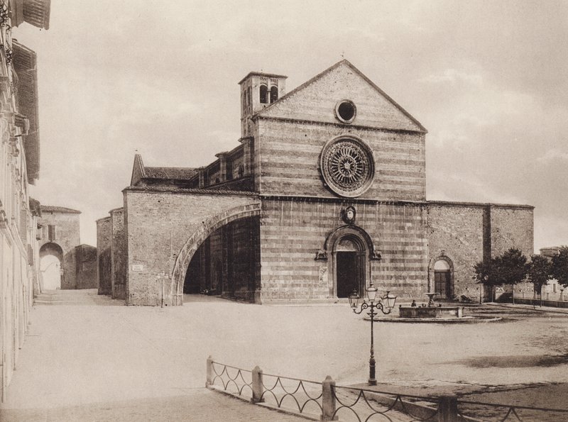 Asís: Iglesia y Convento de S Chiara, Filippo da Campello (fotografía en B/N) de Italian Photographer