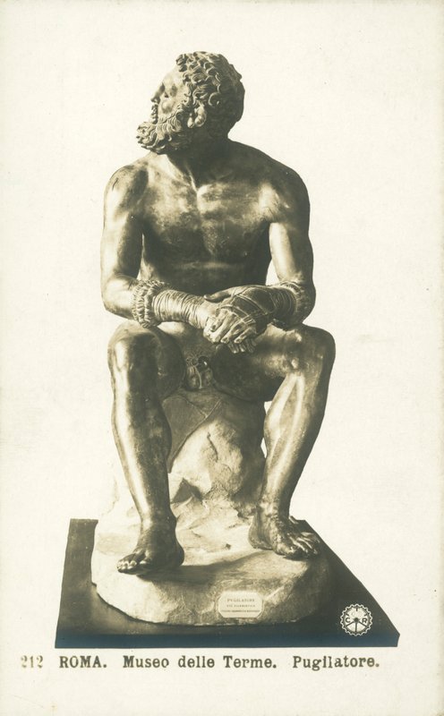 Boxeador descansando, Palazzo Massimo alle Terme, Roma (foto en blanco y negro) de Italian Photographer