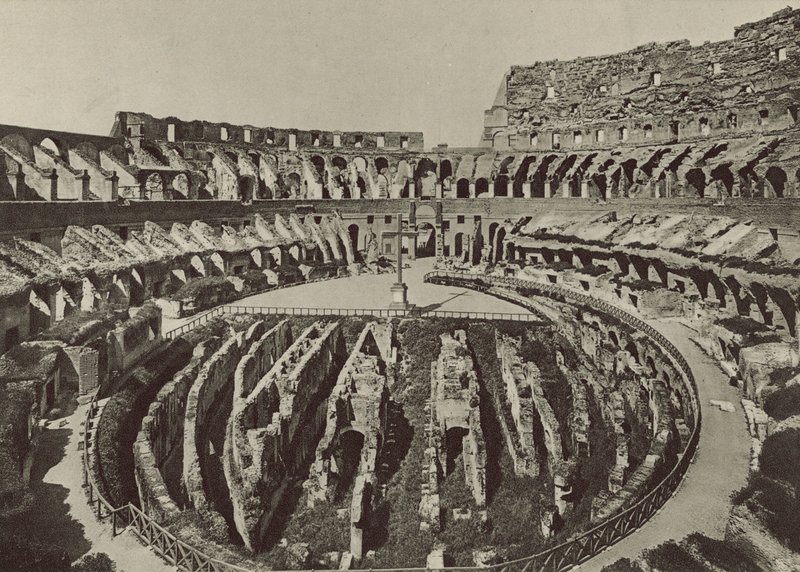 Anfiteatro Flavio o Coliseo con las nuevas excavaciones de Italian Photographer