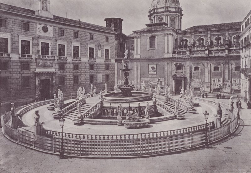 Italia: Palermo, Piazza Pretoria de Italian Photographer