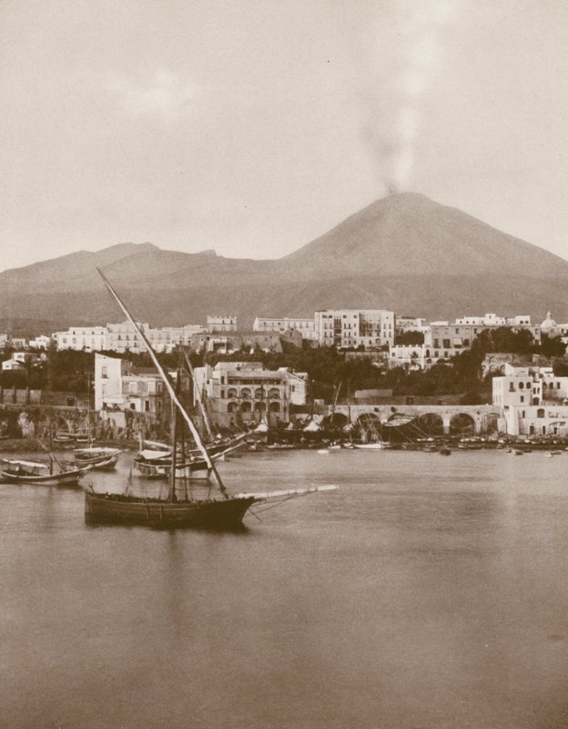 Torre Del Greco, Panorama Y Vesubio (foto b/n) de Italian Photographer