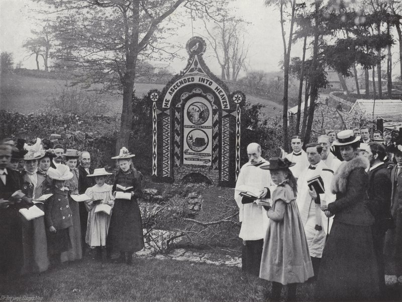 Decoración de Pozos en Tissington, leyendo Salmos en el Pozo del Ataúd de J. Benjamin Stone