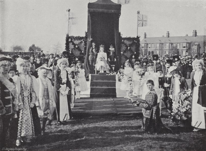 Festival del Primero de Mayo en Knutsford, coronación de la Reina de J. Benjamin Stone
