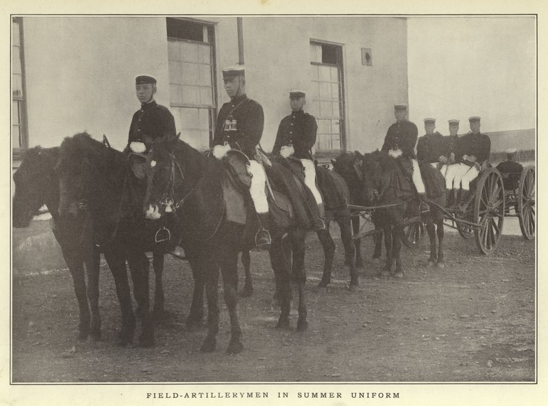 Artilleros de campo en uniforme de verano de Japanese Photographer